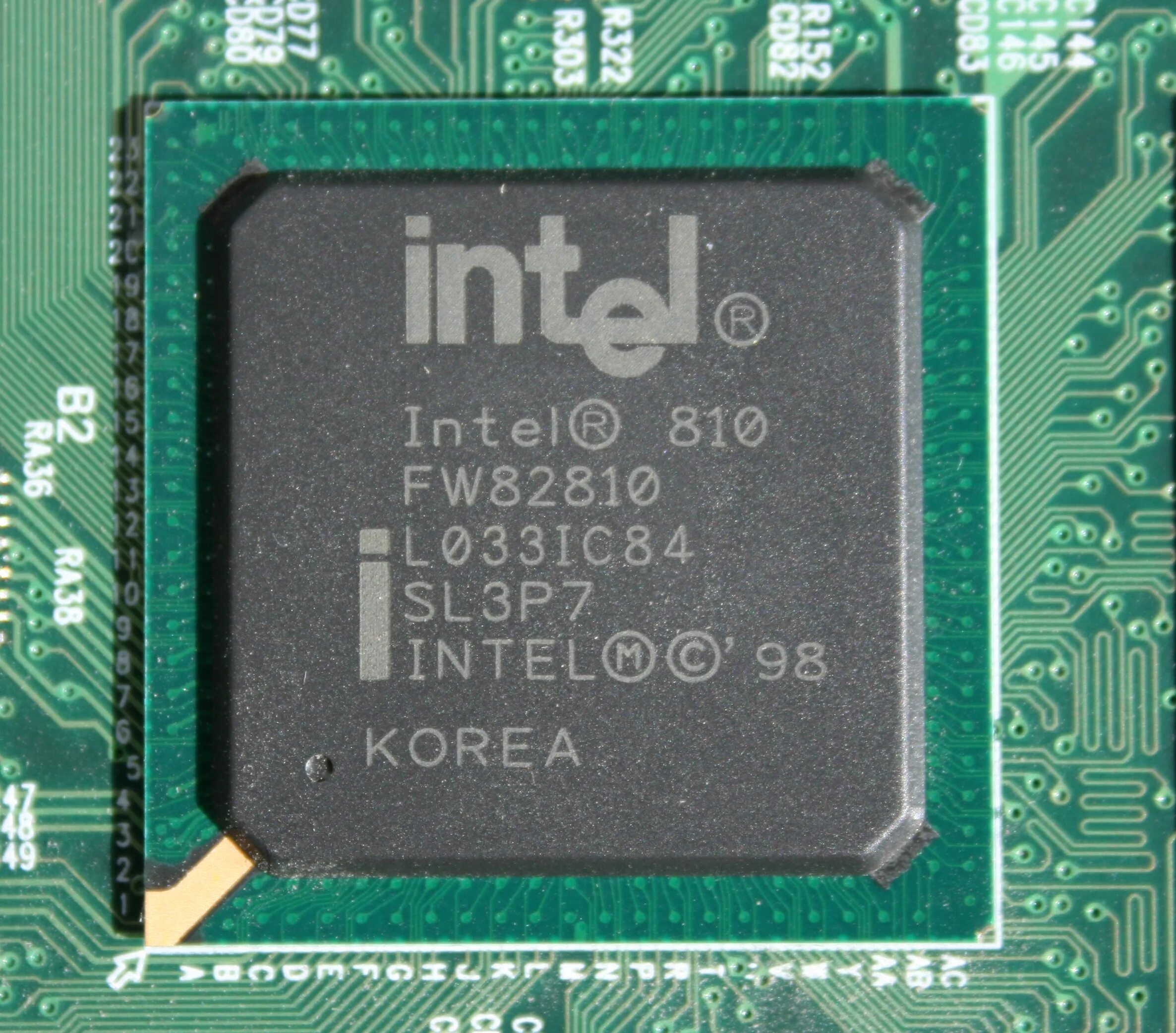 Интел 310 чипсет. Intel Celeron чипсет. Intel i740. Intel 810.