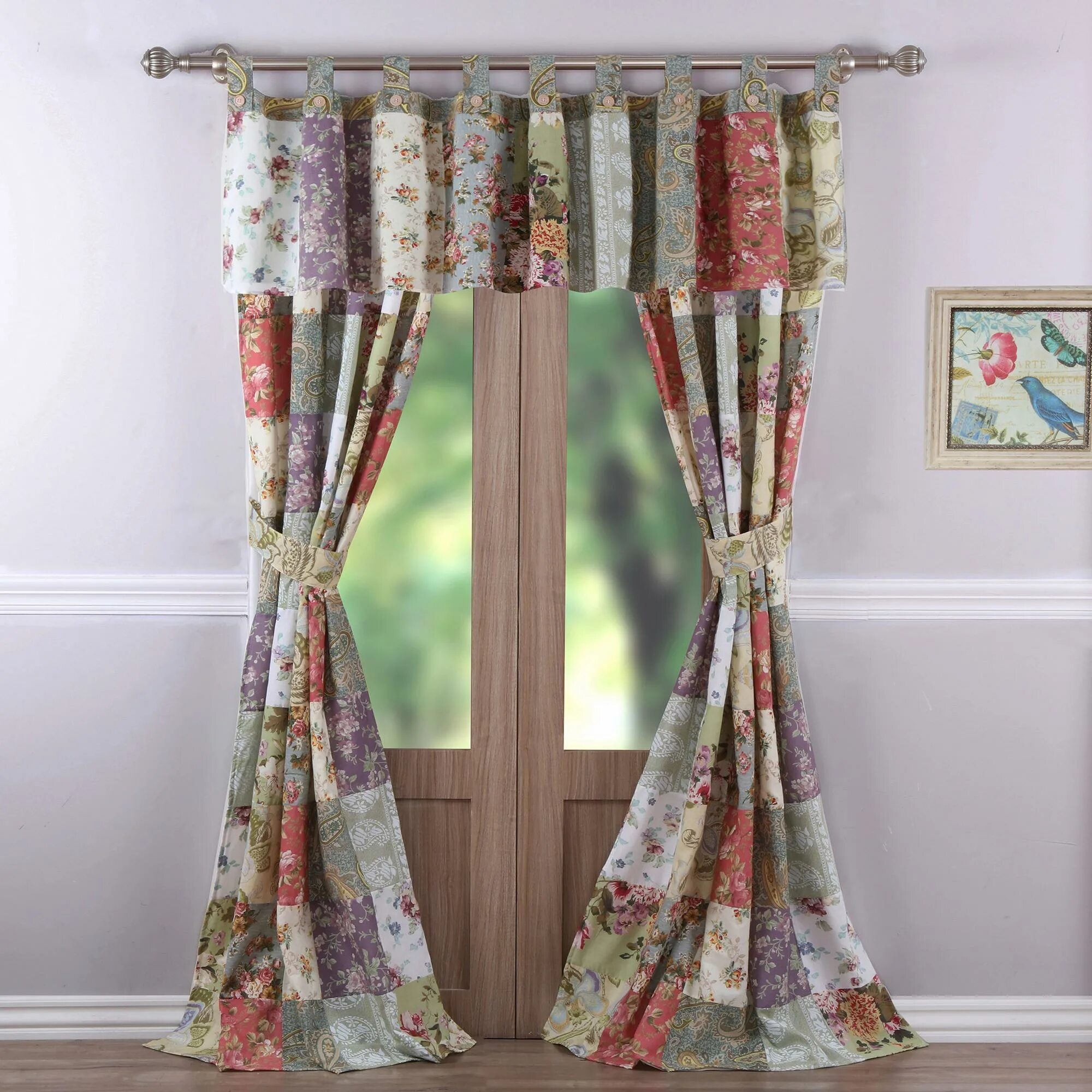 Шторы на кухню из остатков. Шторы из остатков ткани. Занавеска из кусочков ткани. Занавески из лоскутков. Старые шторы.