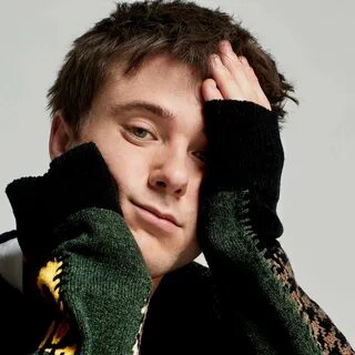 Alec benjamin