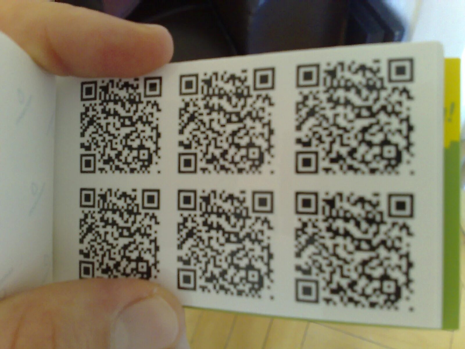 Qr код для есим. Стикер с QR кодом. Стикер с QR кодом на упаковке. Распечатка QR кодов. Картина QR код.