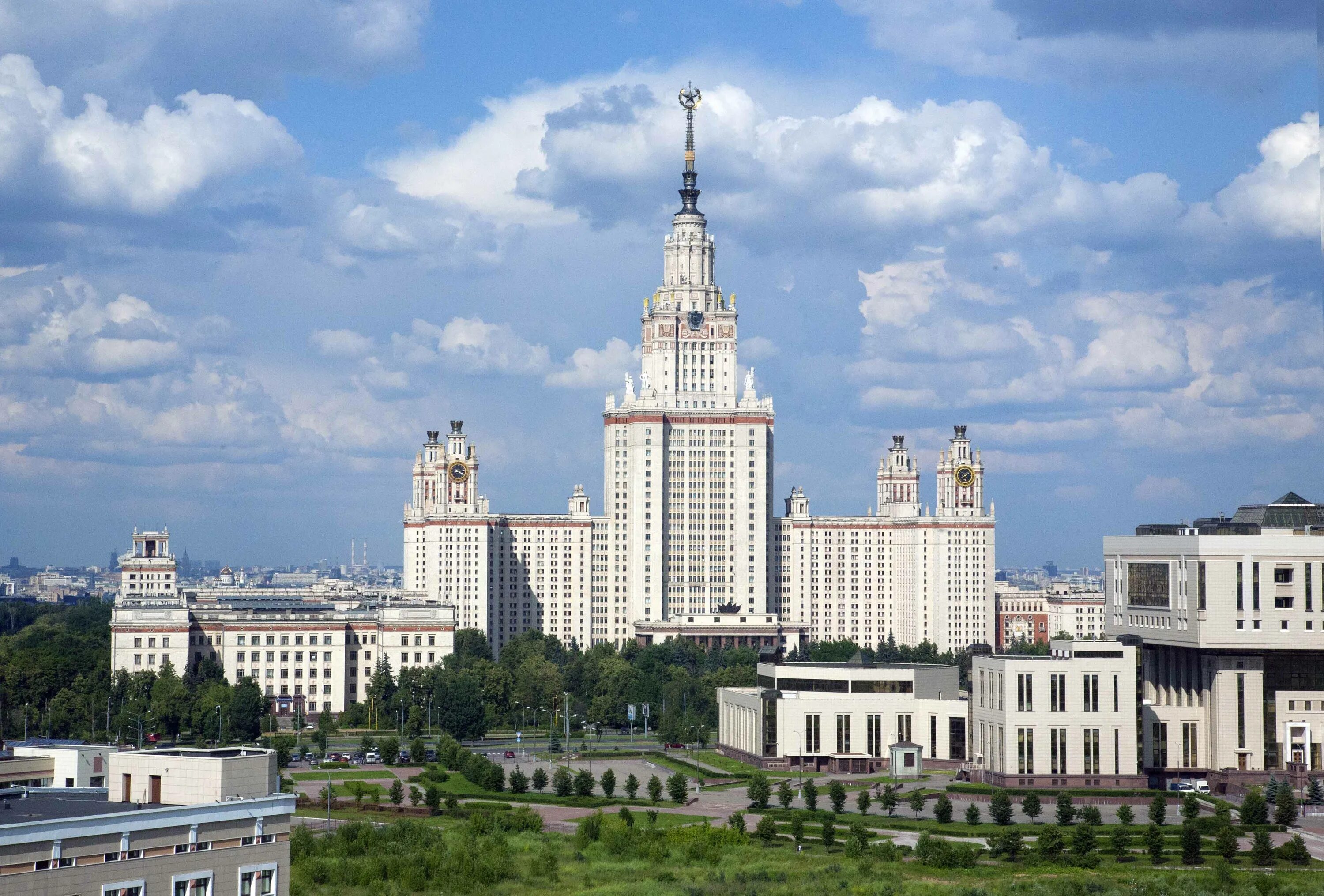 Дки мгу. Московский государственный университет имени м.в.Ломоносова，МГУ. Московский университет МГУ Ломоносова. Московский государственный университет имени м. в. Ломоносова здание. Здание главного корпуса МГУ имени м.в. Ломоносова,.