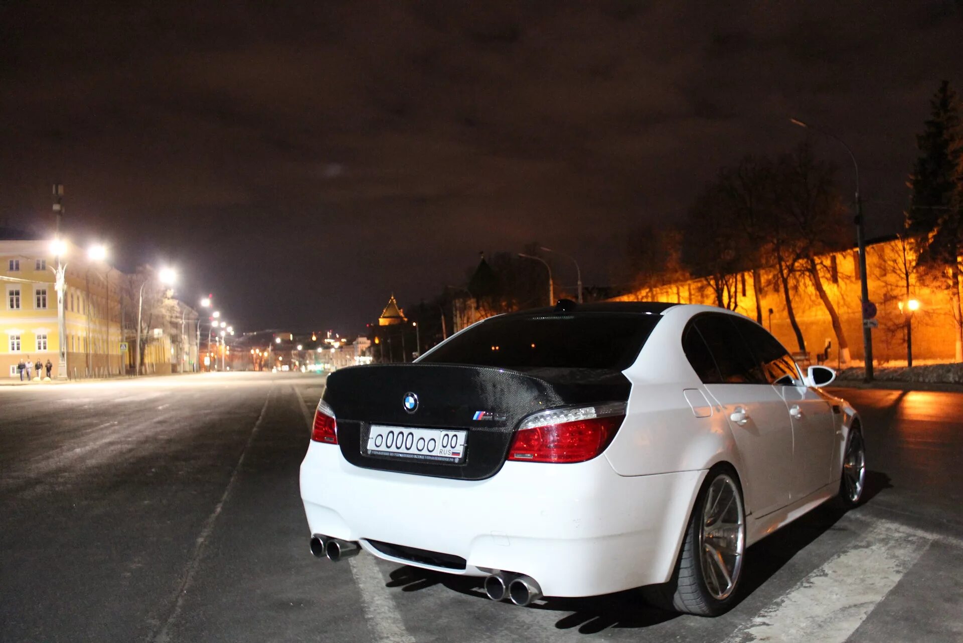 BMW 5 e60 белая. БМВ м5 русская. BMW m5 Нижний Новгород. БМВ м5 е60 с номерами.