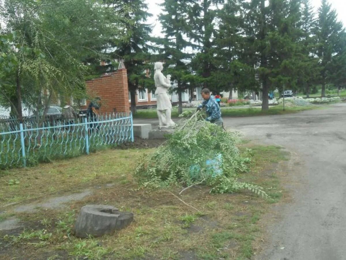 Рп5 крутиха. Буян Крутихинский район Алтайский край. Прыганка Крутихинский район Алтайский край. Крутихинская школа Алтайского края. Крутиха памятник.