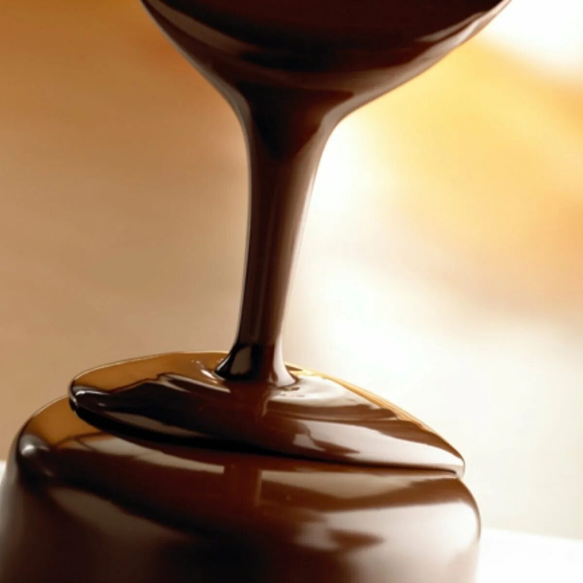 Глазурь из растительного масла. Ганаш Пуратос. Шоколадная глазурь. Шоколадный глаз. Жидкий шоколад.