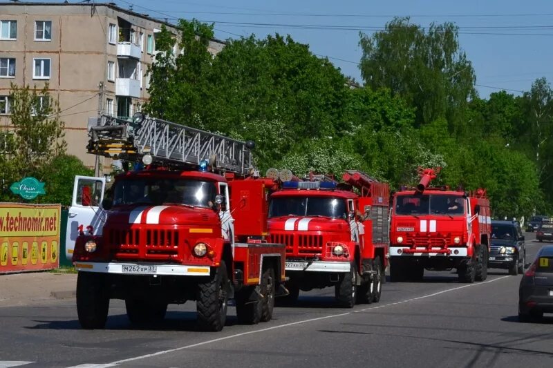 Пожарная служба. Пожарная охрана. Пожарные России. Колонна пожарных машин.