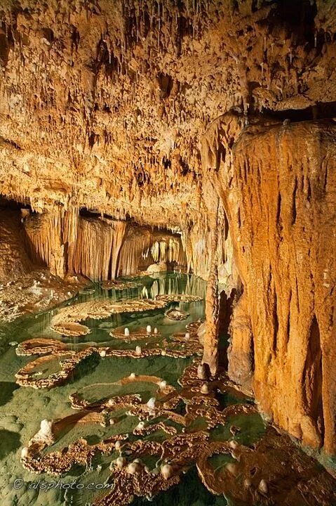 Штат Миссури пещеры. Onondaga Cave, Missouri, USA. Mother natures cave