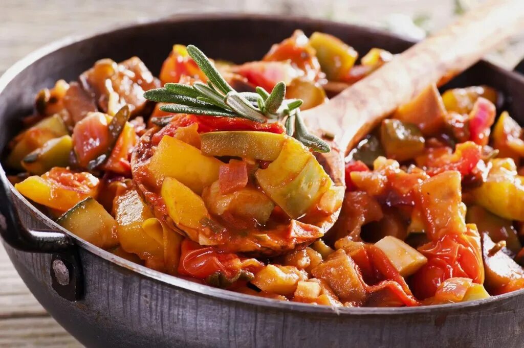Овощное рагу с мясом и кабачками. Овощное рагу с мясом и кабачками