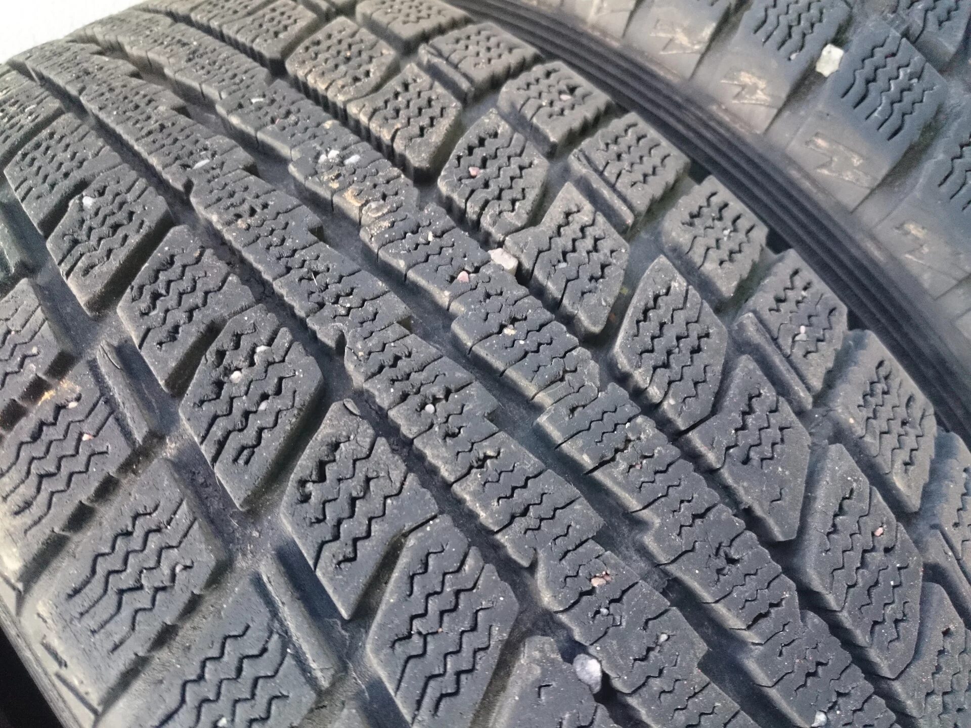 Белшина зимняя r13 липучка. Nordman 4 175/65 r14. Шины липучка 175 65 14. Toyo 205 55 r16 липучка. Резина зимняя липучка r14 175/65 бриджстоун.