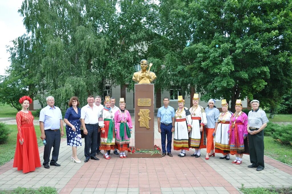 Большебыково комсомольская 93. Большебыково белгородская область. Белгородская область село большебыково. Мемориал большебыково. Мемориал большебыково.