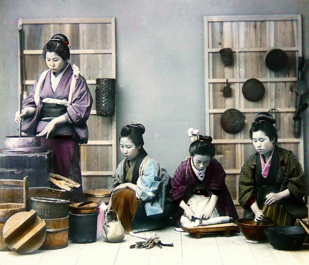 Япония в древности. Япония быт 20 век. Школы для самураев в Японии в 18 веке. Горничные в Японии 19 века. Средневековая Япония.