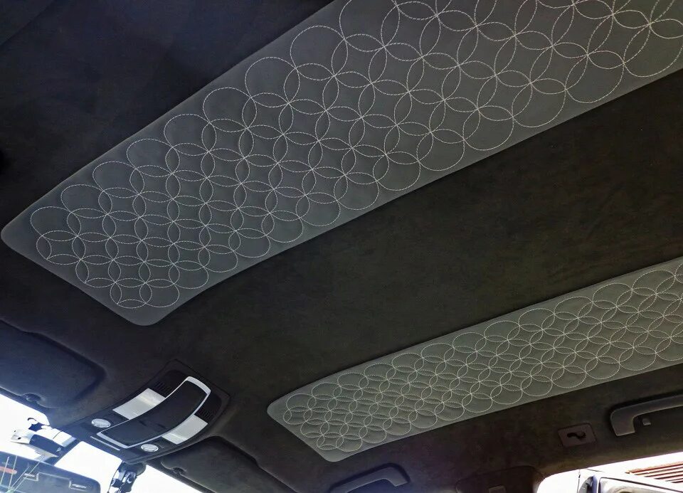 Потолок салона автомобиля. Материал для перетяжки потолка. Потолок ваз 2110. Материал для обшивки потолка автомобиля. Перешивка потолка алькантарой audi q7.