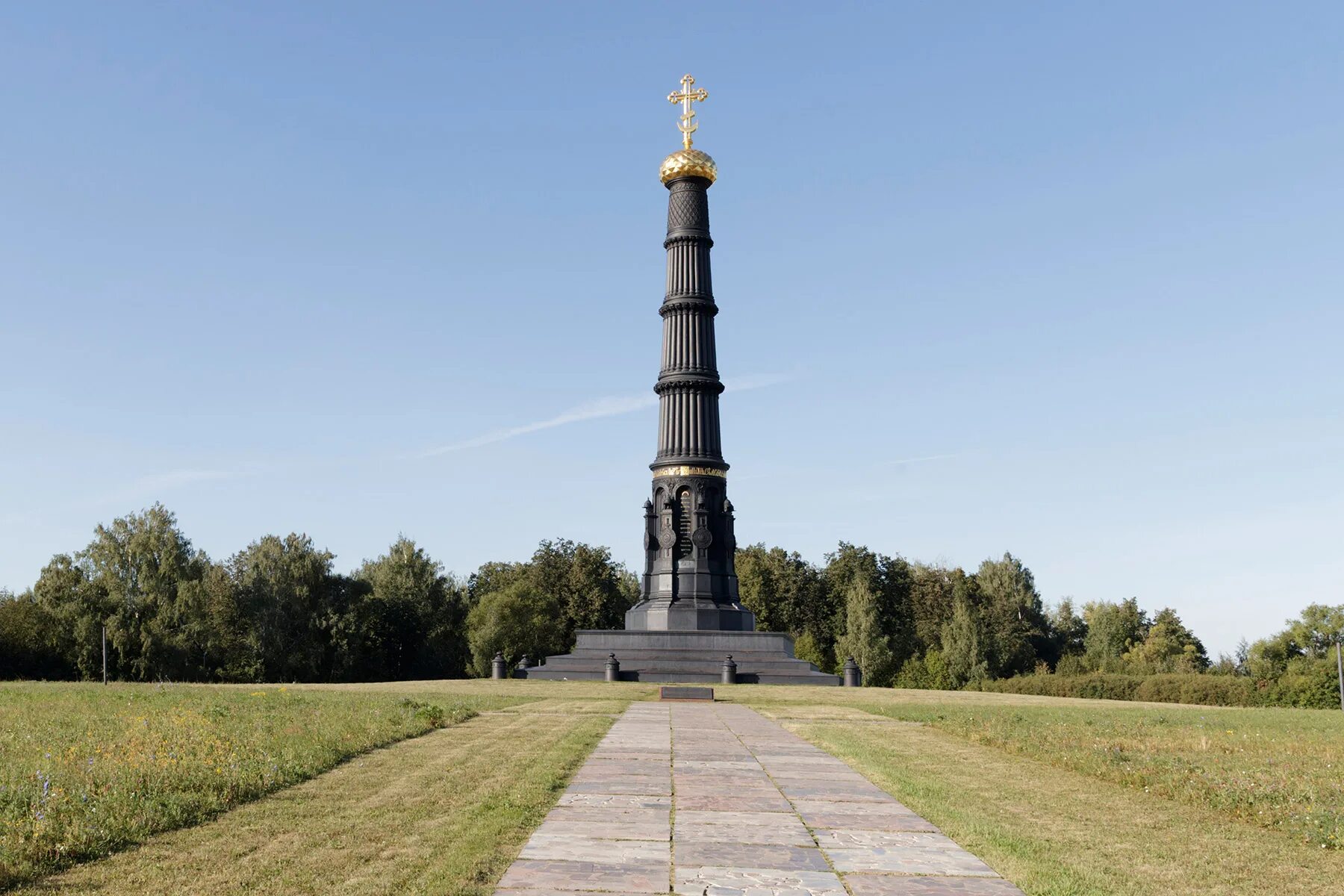 Какой памятник посвящен куликовской битве. Мемориальный комплекс Куликово поле. Красный холм Куликово поле. Мемориал Куликово поле Тульская область. Памятник на Куликовом поле в Тульской области.