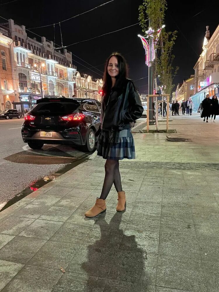 На улице воронежа девушка