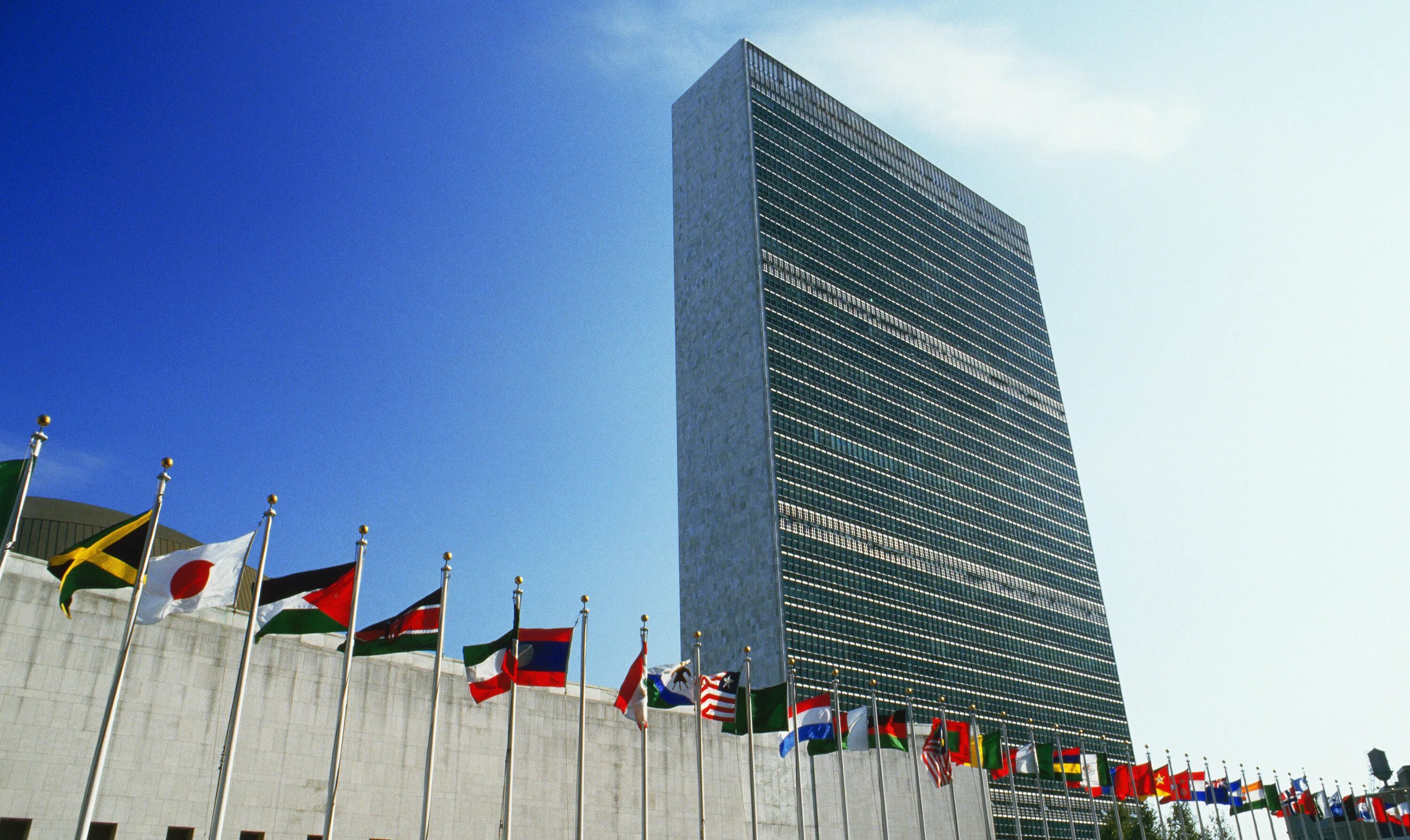 Дом оон. Штаб-квартира ООН В Нью-Йорке. Здание ООН В Нью-Йорке. Здание Генеральной Ассамблеи ООН В Нью-Йорке. Штаб-квартиры организации Объединённых наций в Нью-Йорке..