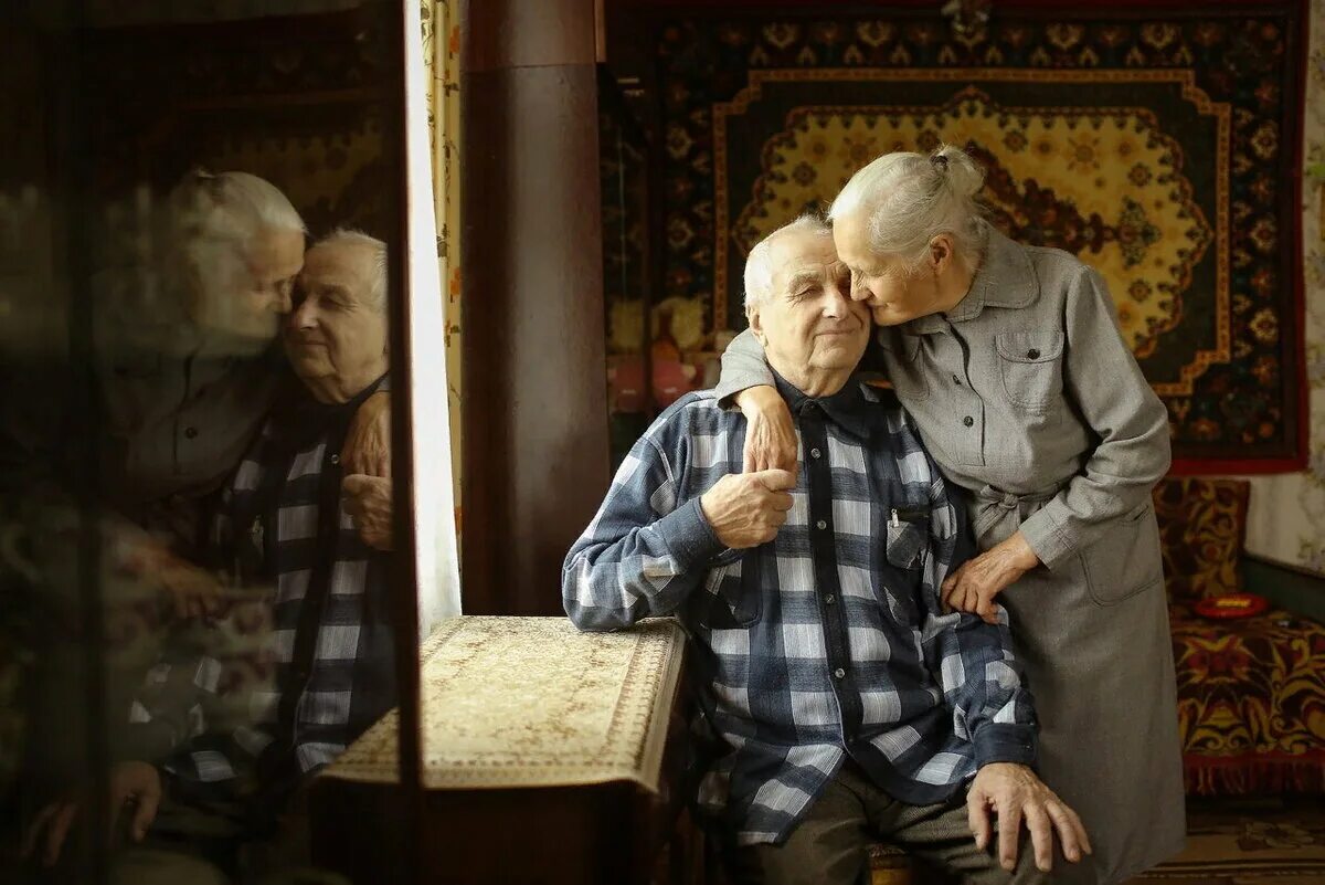 Бабушка можно приехать пожить глава 79. Старики в деревне. бабушка и дедушка в деревне. пожилые люди в деревне. родители старики.