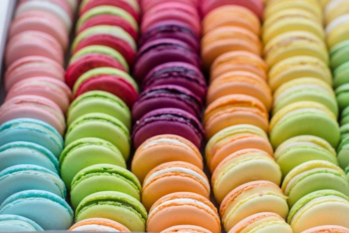 Как сделать макароны рецепт. Миндальное печенье макарон. Макаронс. Французские макарони. Блюда с макаронами.