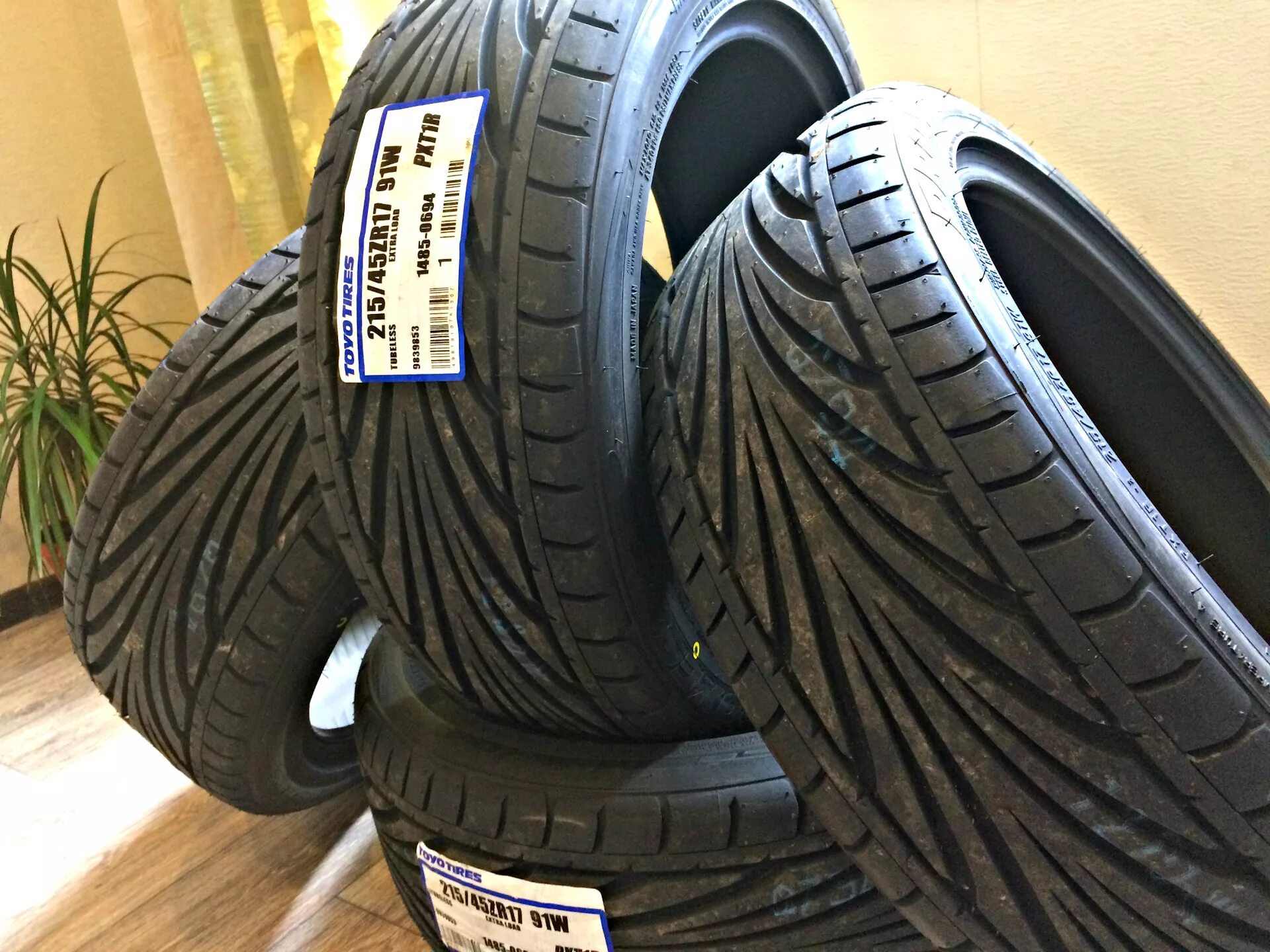 Toyo drb 205/55/16. Toyo 215/55 r17 лето. Тойо 215 55 17 лето. Шины тойо. Летняя резина тойо 245 55 18.
