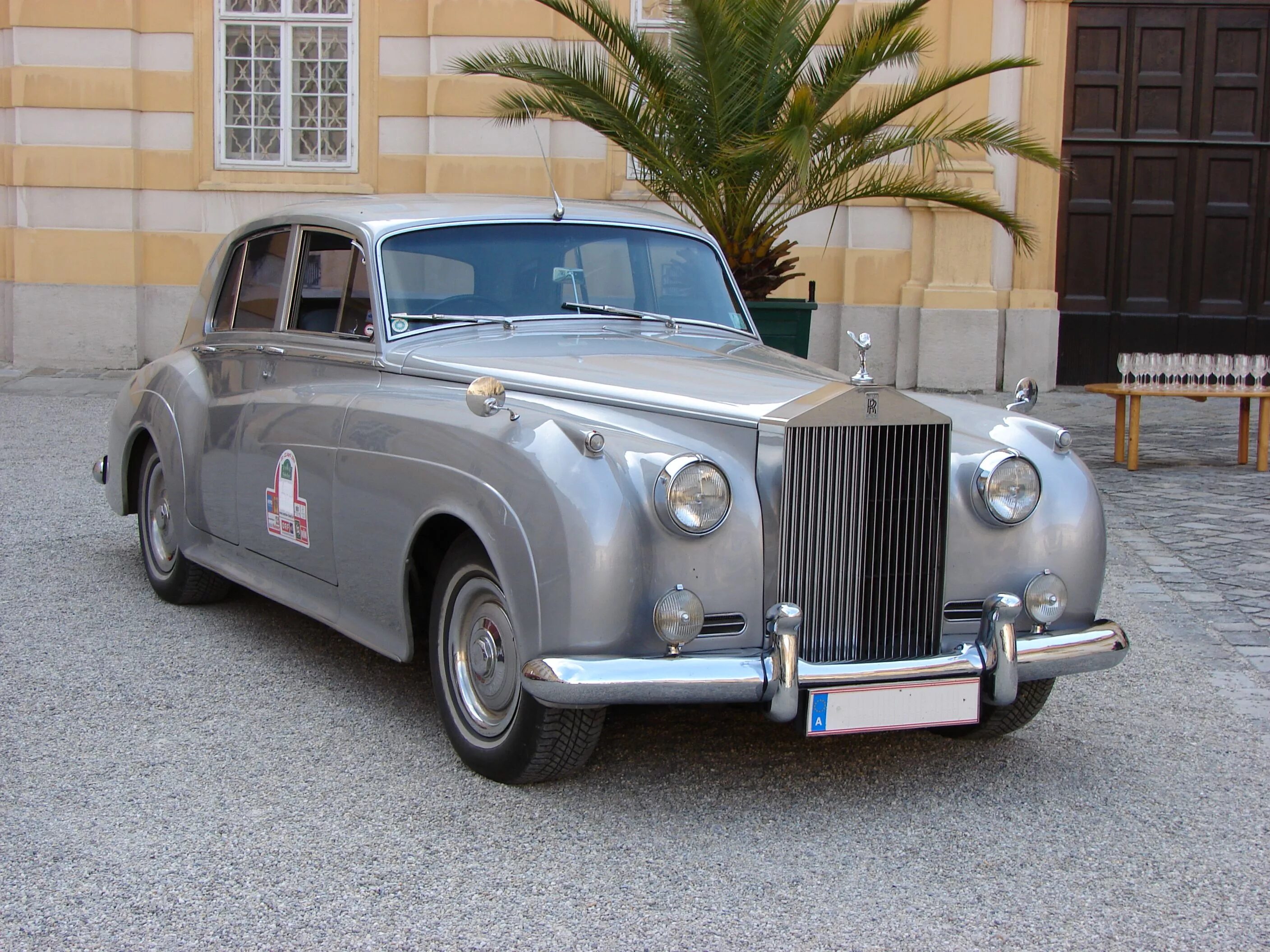 Старые роллс. Роллс Ройс 1957. Rolls-Royce Silver cloud. Роллс Ройс Сильвер Клауд 1957. Rolls Royce Silver cloud 4.