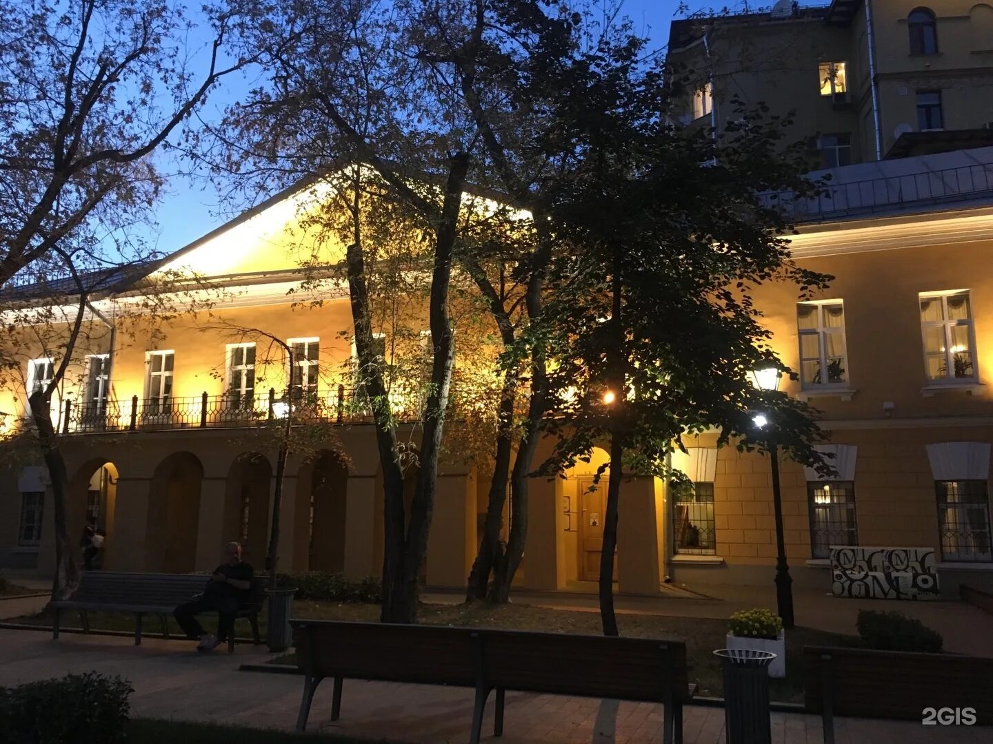 Никитский бульвар дом 12. Никитский бульвар дом 17. Д. Никитский бульвар. Никитинский бульвар улица москва.