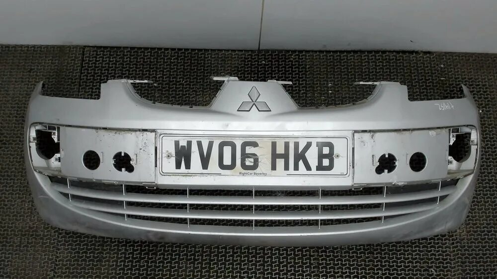 Бампер на мицубиси кольт своими руками. Передний бампер митсубиси кольт 2002. Бампер mitsubishi colt. Бампер mitsubishi colt. Кольт z34a.