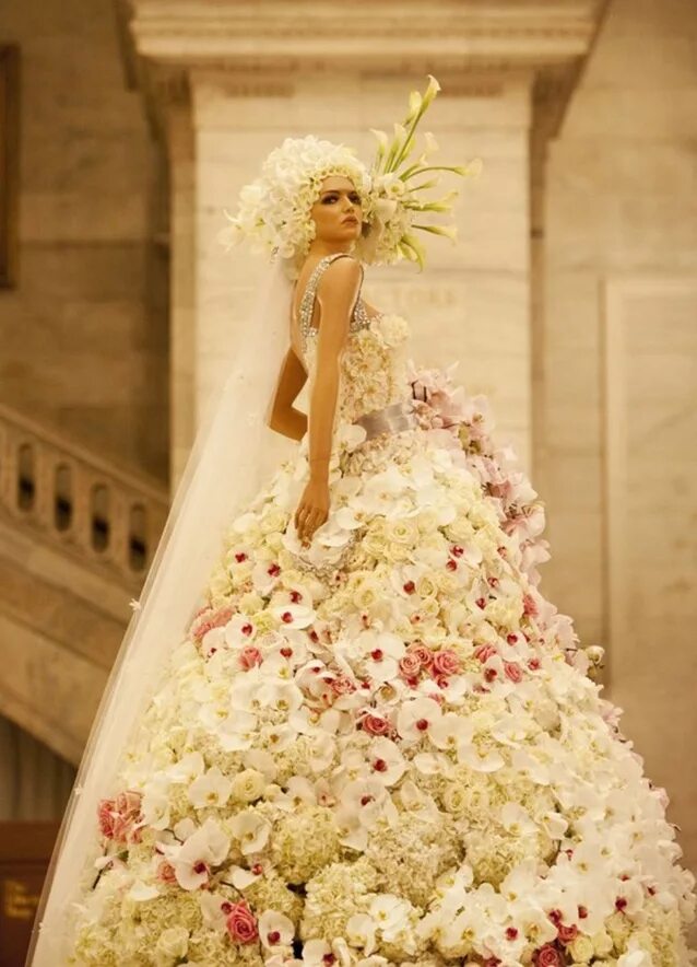 Платья из цветов фото. Красивые Свадебные платья. Платье из цветов. Платье невесты из цветов. Самые красивые Свадебные платья.