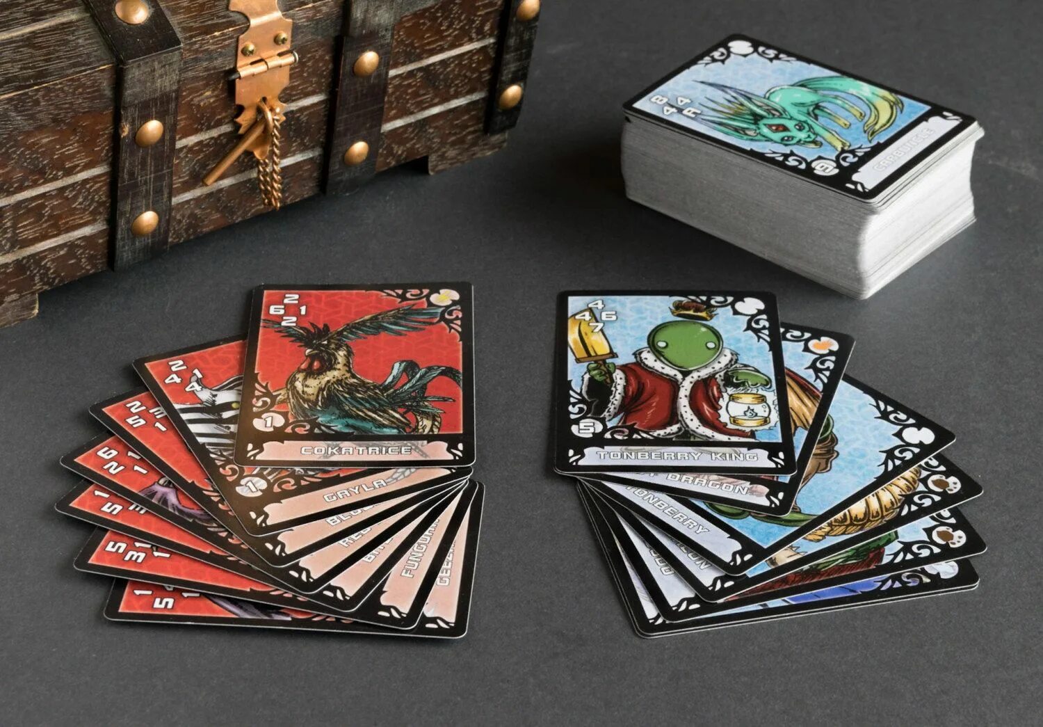 Card game игра. Triple Triad ff8. Коллекционные игровые карточки. Карточные игры. Карточки в карточных играх.