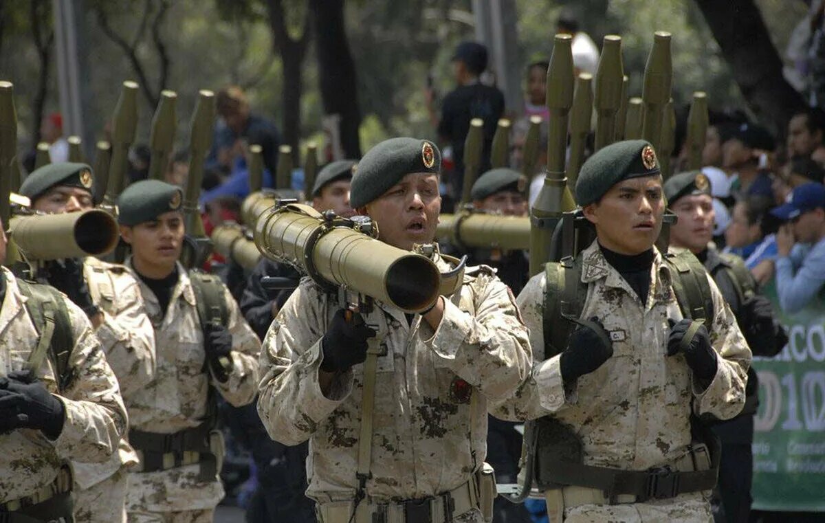 Военные гранатометы. РПГ-29 вампир. Гранатомёт РПГ-29 вампир. Ручной противотанковый гранатомёт РПГ-29 вампир. РПГ-29 вампир в России.