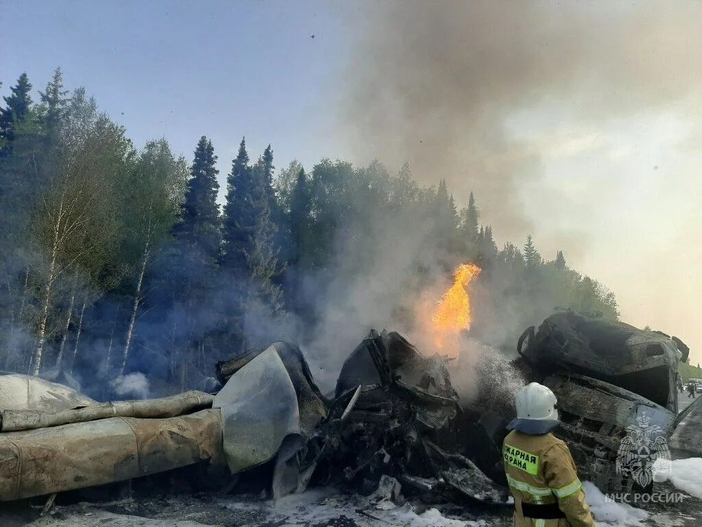 Дтп трасса тюмень ханты мансийск. Дтп на трассе тюмень ханты мансийск. Дтп тюмень ханты сегодня. 2023. Дтп тюмень ханты сегодня.