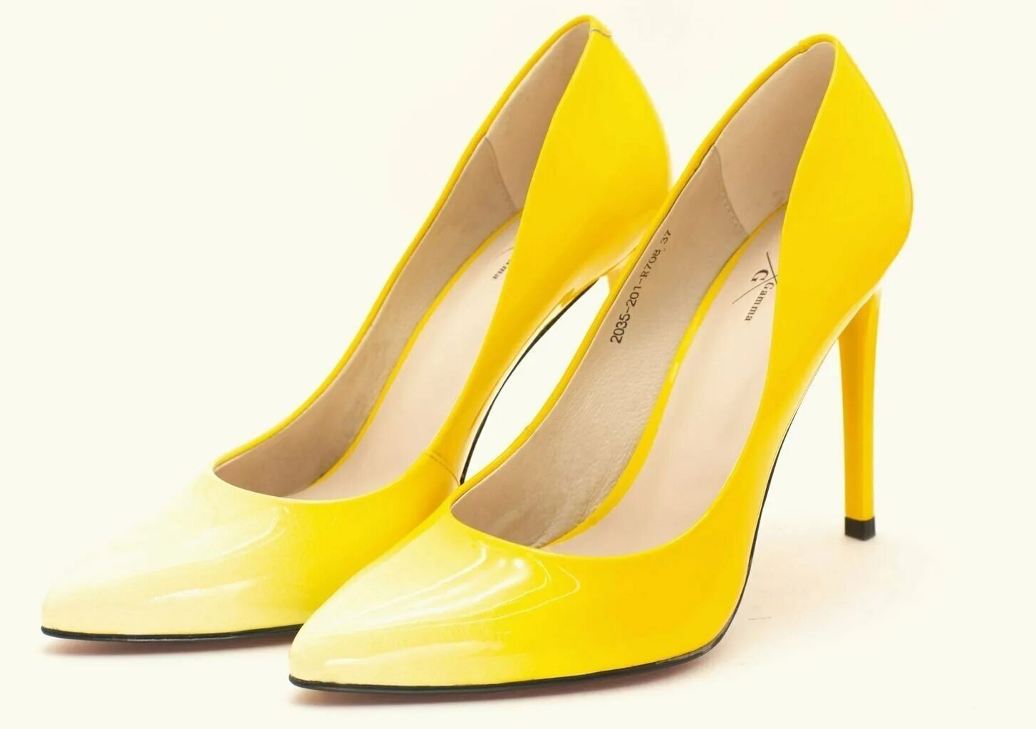 Туфли желтые купить. Желтые туфли хелмар. Helmar туфли желтые. Туфли лемонти 90-х. Лодочки желтые h7m.