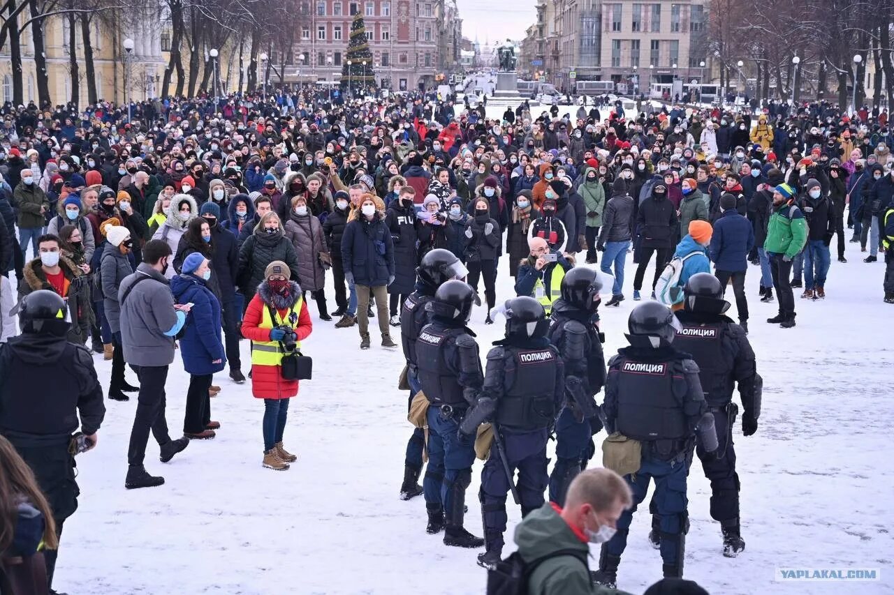 Митинг 31. Митинг в Питере 31 января 2021. Митинги СПБ 2021. Протесты в Петербурге. Митинг 31 января СПБ.