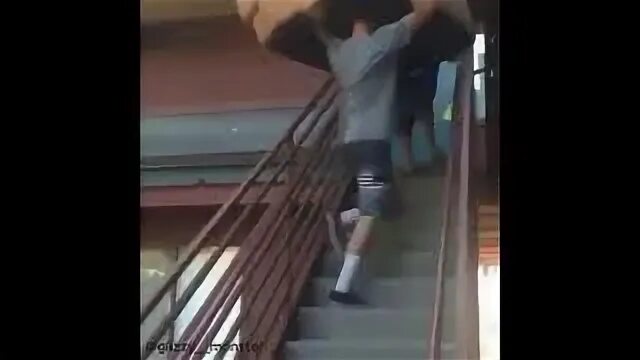Наверное больно
