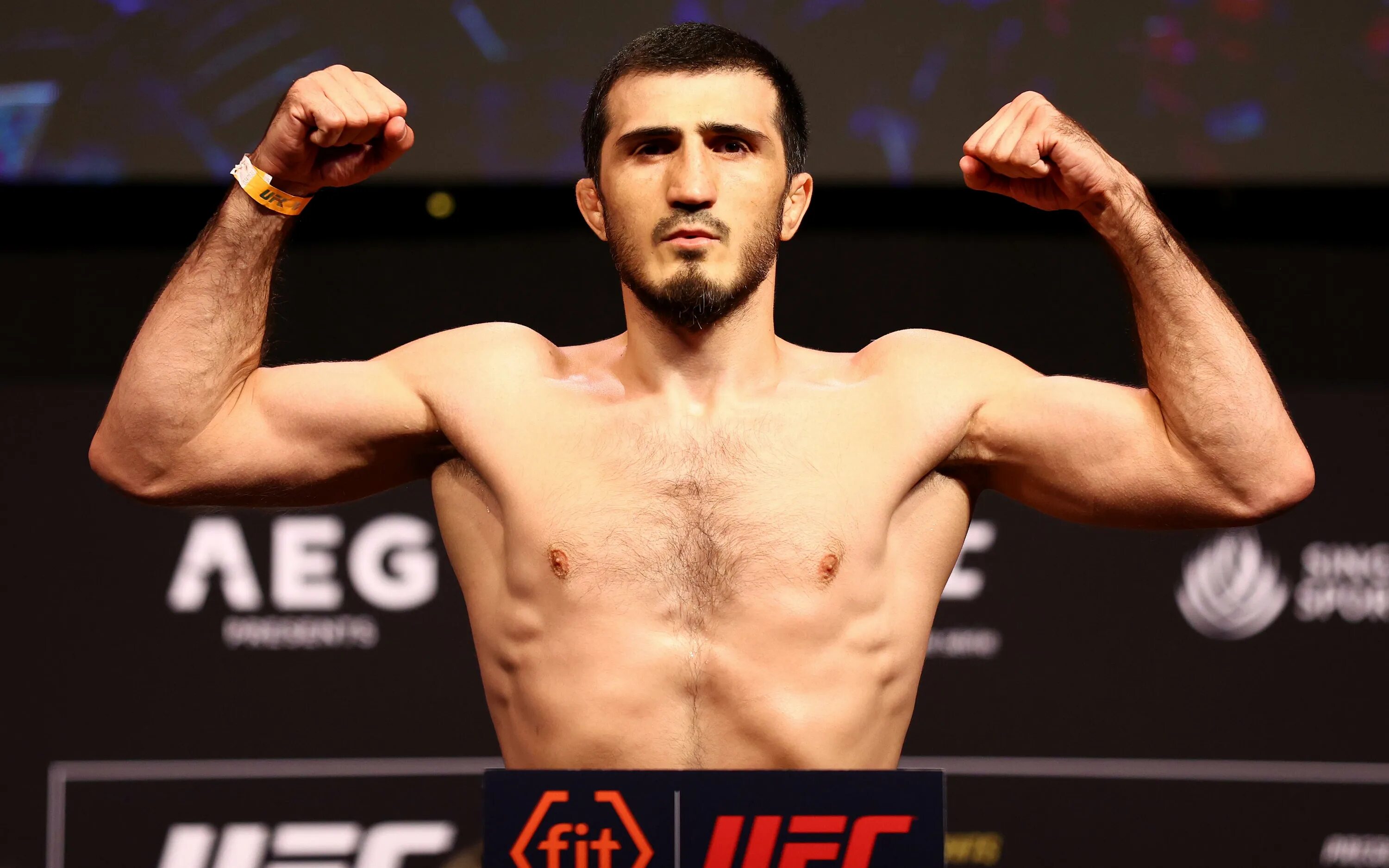 Рамазан темиров ufc. Рамазан дадаевич эмеев. рамазан эмеев боец. эмеев маддалена. российские бойцы в ufc.