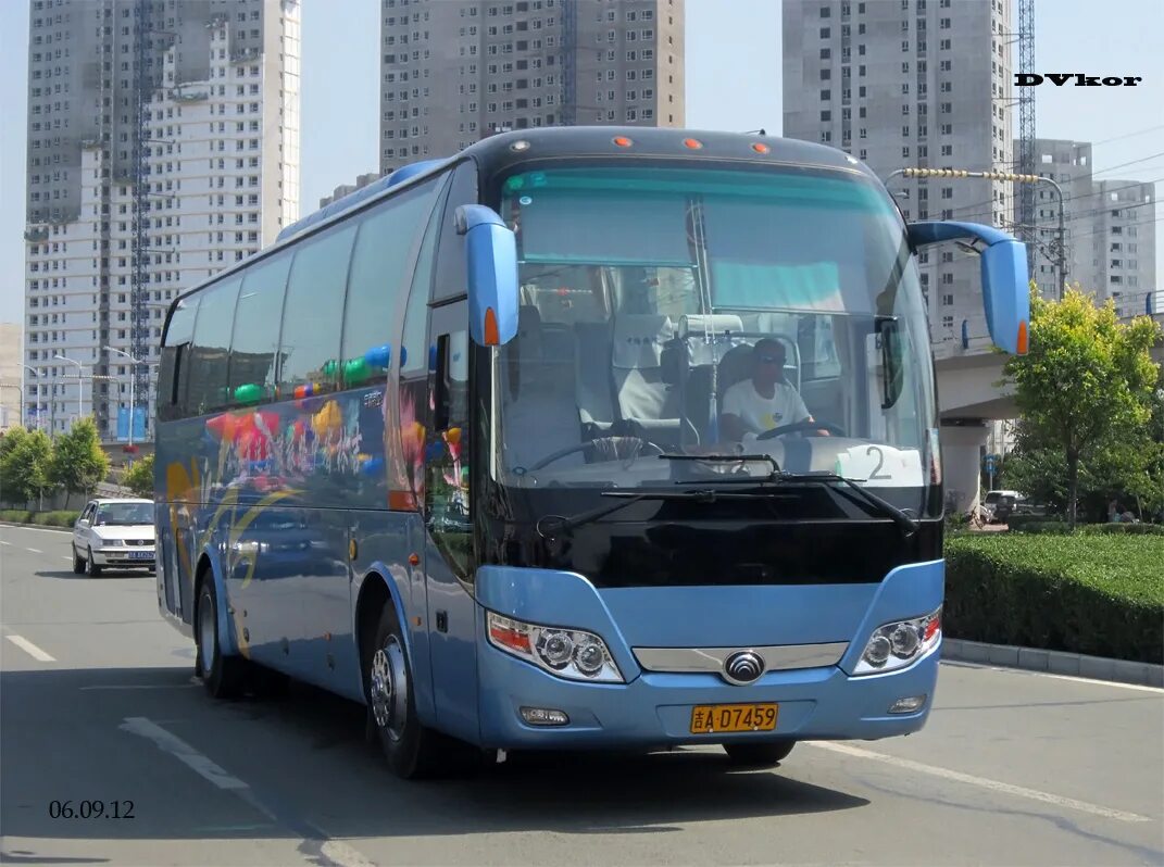 Автобус ютонг туристический бу. Ютон автобус китайский. Китайский автобус Yutong. Автобус марки Ютонг. Автобус Ютонг в Китае.