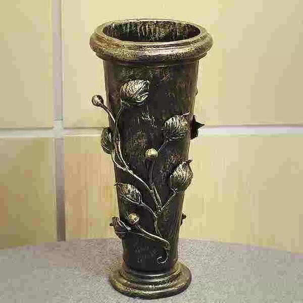 Кованая ваза для цветов на кладбище. Кованые вазы. Кованые вазы для цветов. Кованная ваза для цветов. Ритуальные вазы из металла.