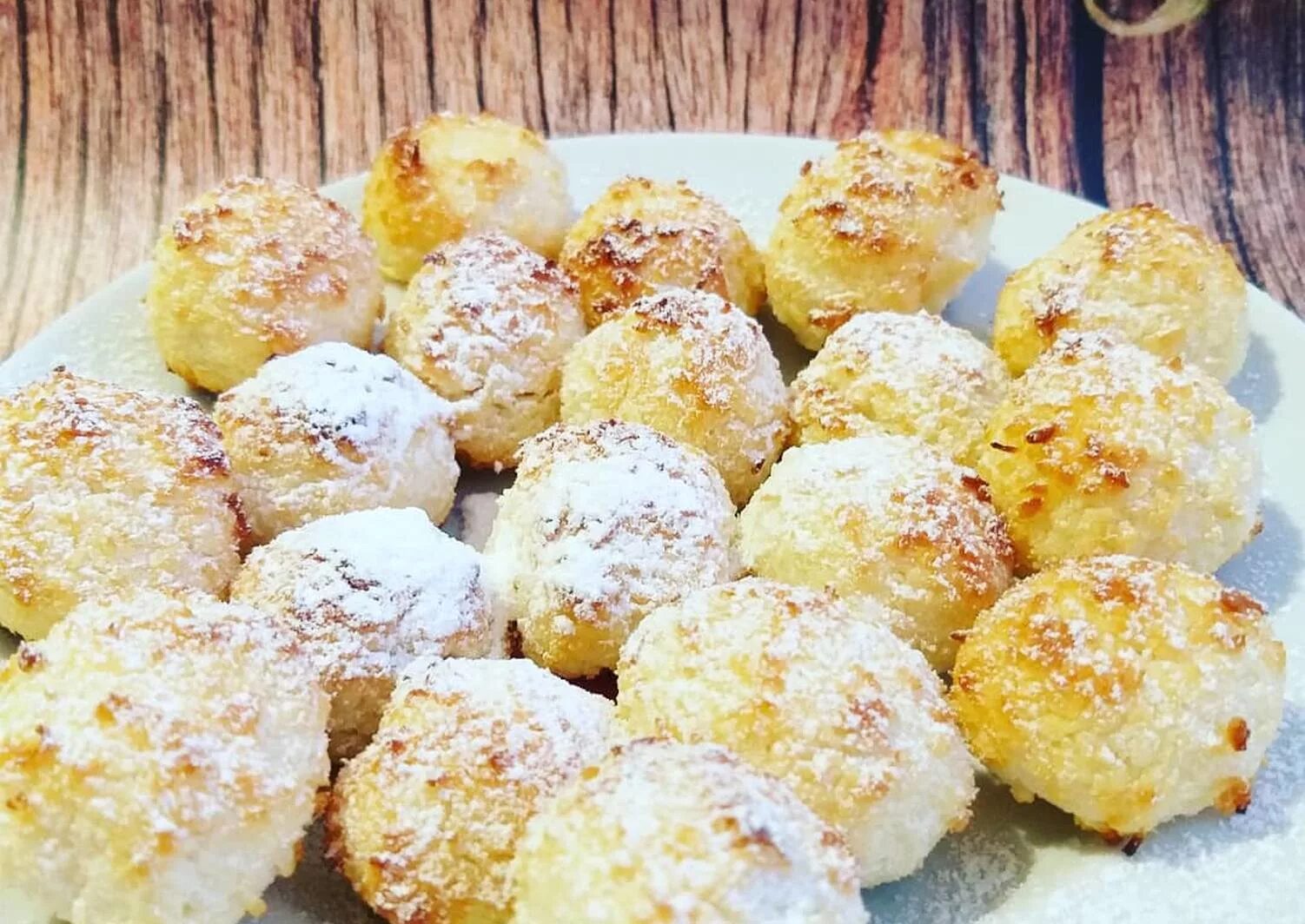 гарнец кокосовое печенье. кокосовое печенье пп. печенье с кокосом. печенье с кокосом и творогом. конфеты с кокосовой стружкой рафаэлло.