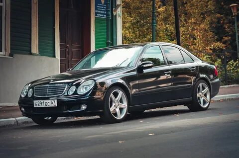 W211