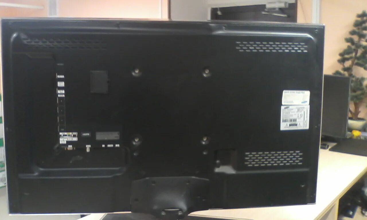 Ue40d5520rw перезагружается