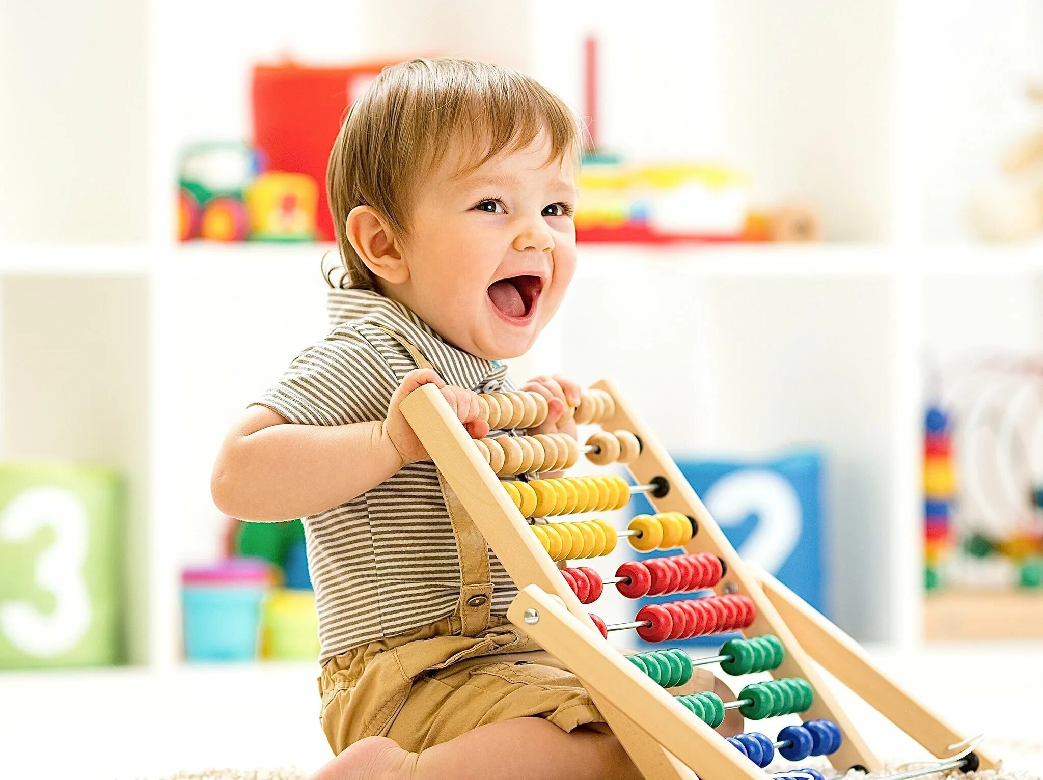 Игрушки для детей раннего возраста. Дети от 1 до 3 лет. Ранний Возраст (от 1 года до 3 лет). Малыши играют. Интеллектуальное развитие детей 3 лет
