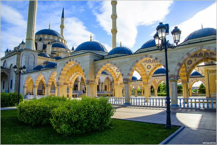 Железноводск грозный. Чечня мечеть сердце Чечни. Соборная мечеть Грозный. Соборная мечеть «сердце Чечни». Голубая мечеть Грозный.