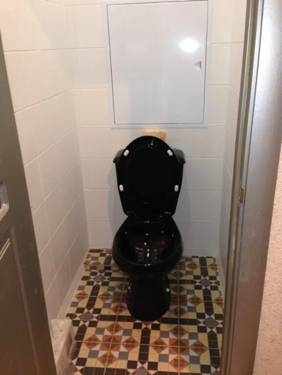 Укладка плитки в ванную. Клеем плитку в туалет. Клеем плитку в туалет. Клеем плитку в туалет. Укладка кафеля в ванной комнате.