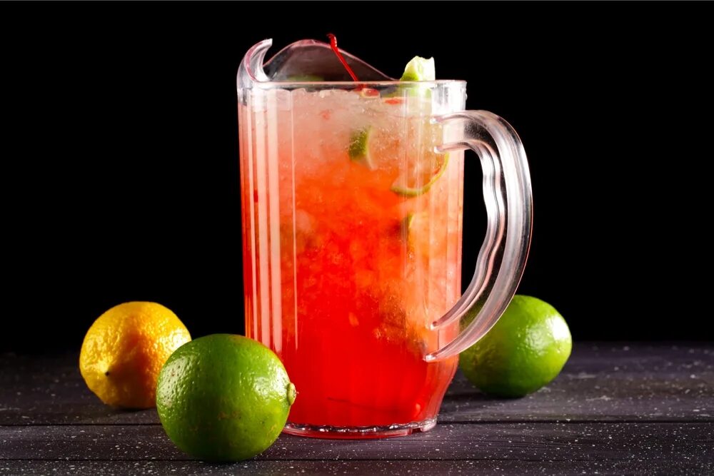 фруктовый лимонад. напитки соки лимонад. напитки в бутылках. лимонад. Apelsin limon сок.