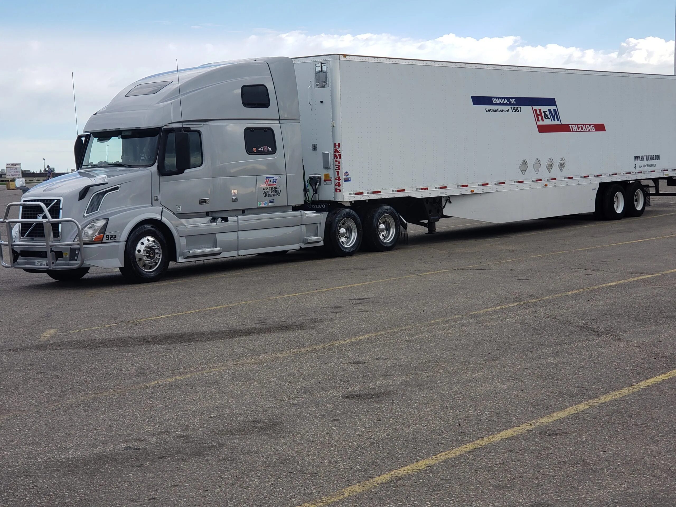 Дальнобой 2020. Дальнобой 2020. Дальнобой 2020. Фильм дальнобойщики 2021 года. Volvo vnl 760 2018.