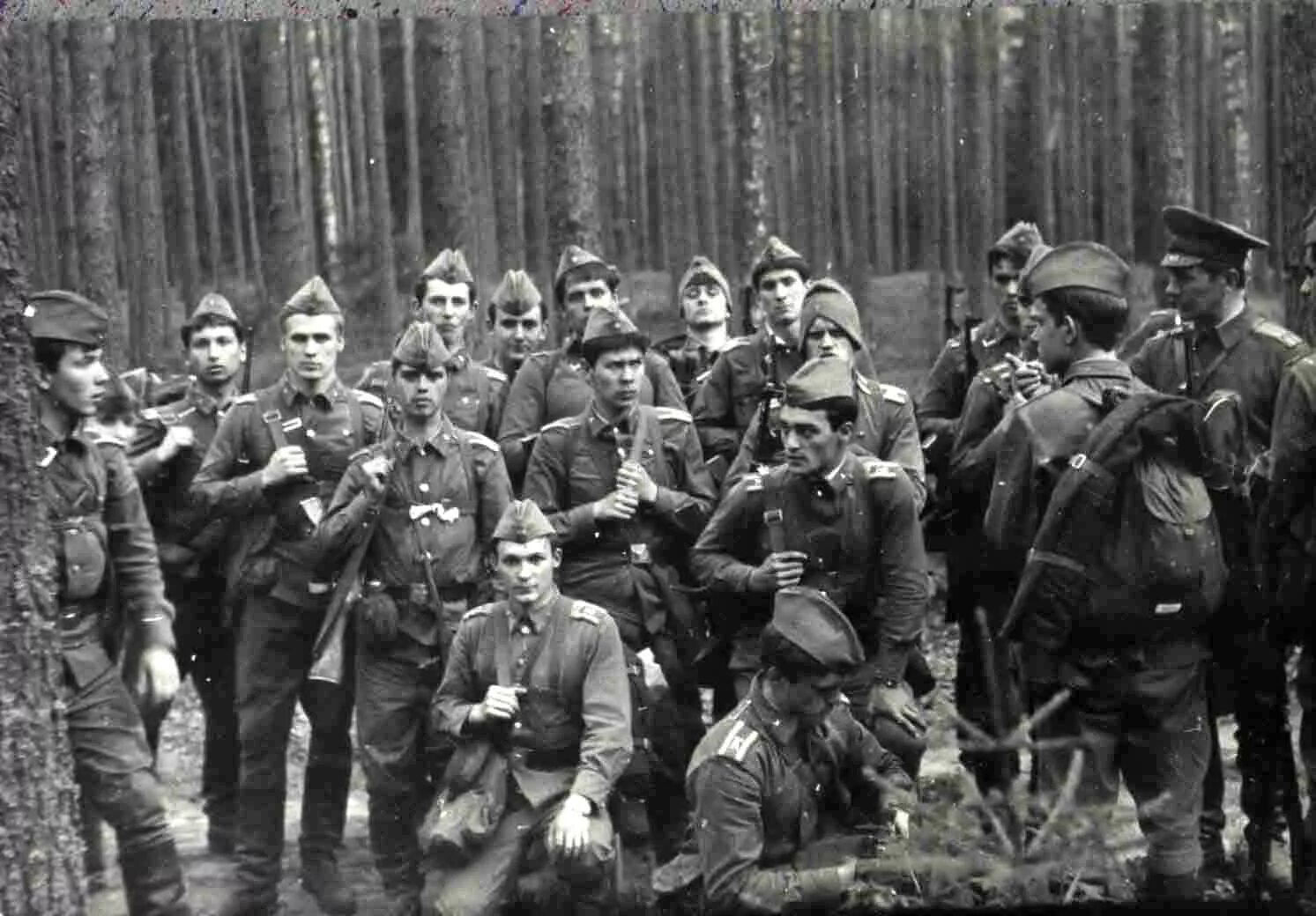 Рота выпуск. Рота выпуск. Тввкус выпуск 1986. Рота выпуск. 33 рота двваиу.