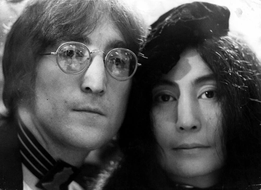 Вдова леннона. Джон Леннон и Йоко оно. Джон Леннон и Йоко оно фото. Жена Джона Леннона Йоко. Йоко оно и Джон.