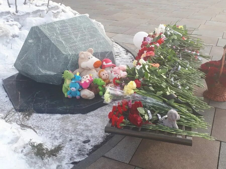 Дата теракта в зимней вишне. Зимняя вишня Кемерово 2018. Зимняя вишня Кемерово 2022. Трагедия в зимней вишне Кемерово.