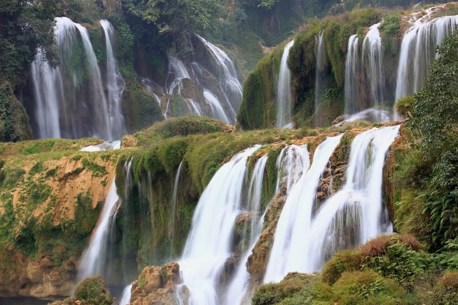 Какой водопад самый высокий. Водопад Детиан. Водопад Детиан (Detian). Водопад Дэтянь Игуасу. Водопад Банзок.
