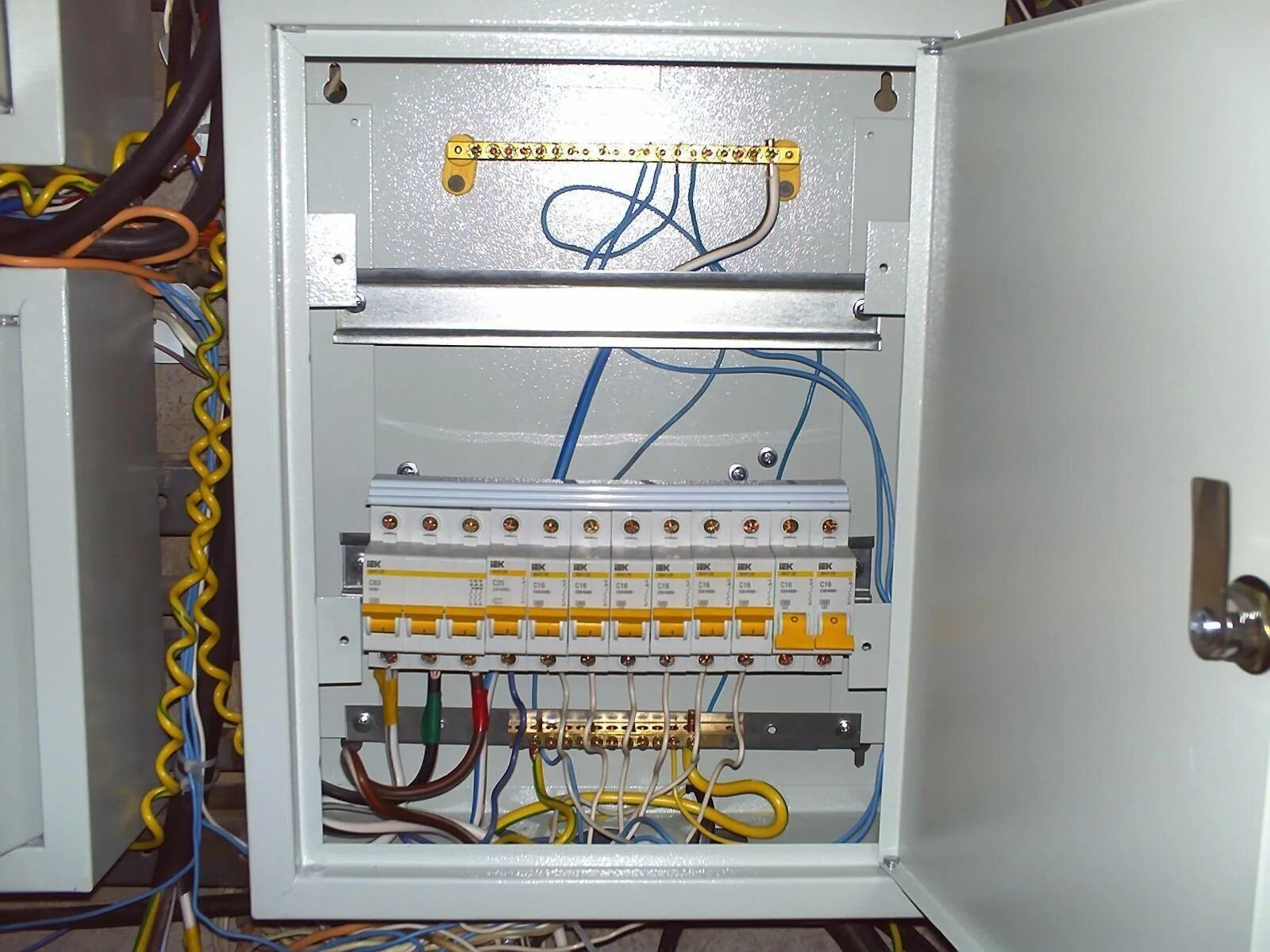 Шит пр. Щиток силовой распределительный 20 автоматов. Шкаф силовой шр11 400а ip54. Щит силовой распределительный пр11-1060. Щитки силовые пр-11 грщ-а.