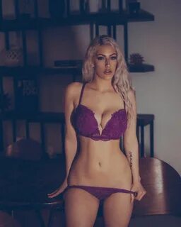 Bella Romano leaked images.