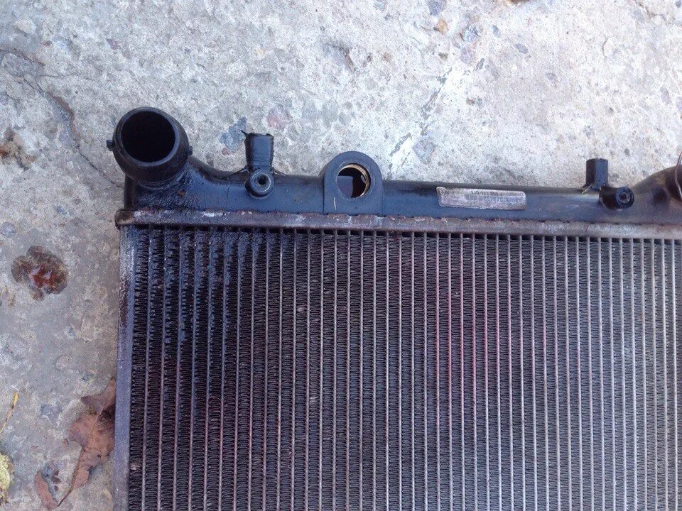 Фланец радиатора. 340. Штуцер радиатора печки иж ода-2126. Фланец радиатора golf 4. Фланец бачка радиатора т-150.