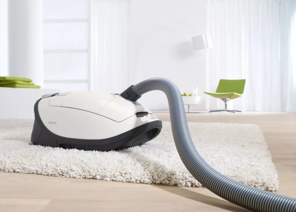 Miele c3 зеленый. Vacuum Cleaner пылесос. Miele sgma3 complete c3 Comfort Powerline. Пылесос Миеле. Новейшие модели пылесосов